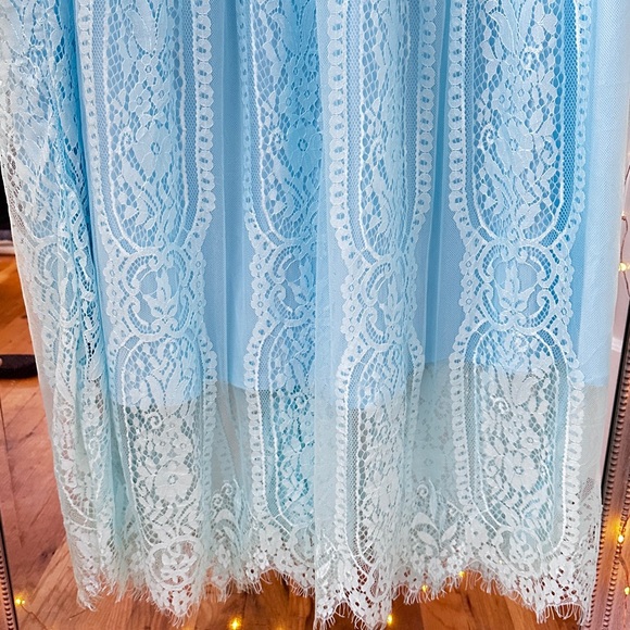 Pretty Garden NWT lace maxi dress - Picture 3 of 9